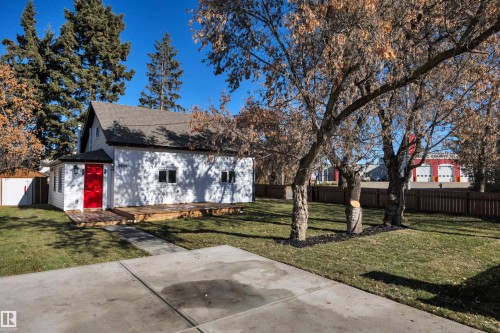 5004 45Th Avenue, Calmar, AB - Outdoor