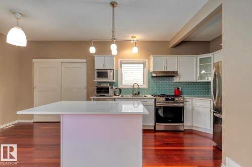 9923 88 Street, Edmonton, AB - Indoor Photo Showing Kitchen