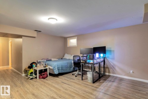 9923 88 Street, Edmonton, AB - Indoor Photo Showing Bedroom