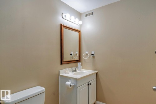 9923 88 Street, Edmonton, AB - Indoor Photo Showing Bathroom