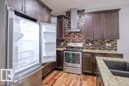 7913 Erasmus Crescent, Edmonton, AB - Indoor Photo Showing Kitchen With Upgraded Kitchen