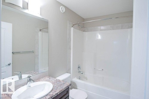 7913 Erasmus Crescent, Edmonton, AB - Indoor Photo Showing Bathroom