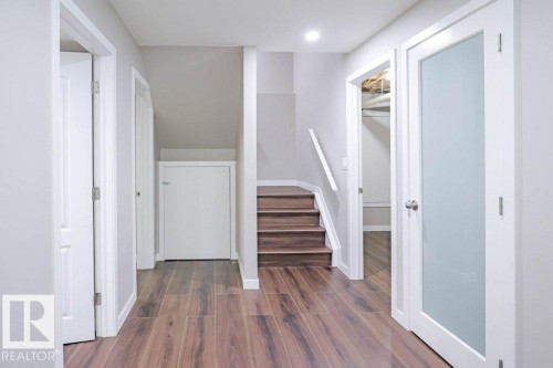 7913 Erasmus Crescent, Edmonton, AB - Indoor Photo Showing Other Room