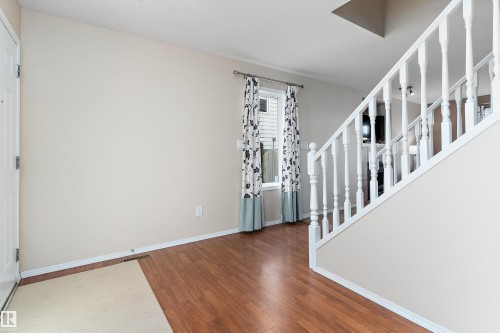 1510 37A Avenue, Edmonton, AB - Indoor Photo Showing Other Room