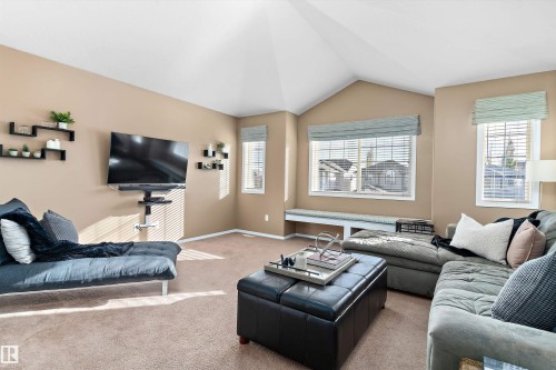 1510 37A Avenue, Edmonton, AB - Indoor Photo Showing Living Room