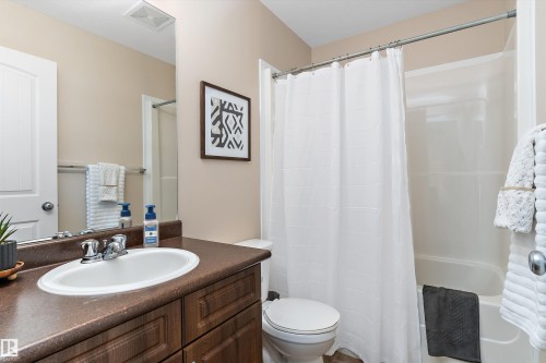 1510 37A Avenue, Edmonton, AB - Indoor Photo Showing Bathroom