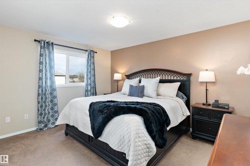 1510 37A Avenue, Edmonton, AB - Indoor Photo Showing Bedroom