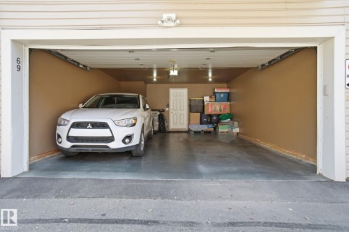 69 460 Hemingway Road, Edmonton, AB - Indoor Photo Showing Garage