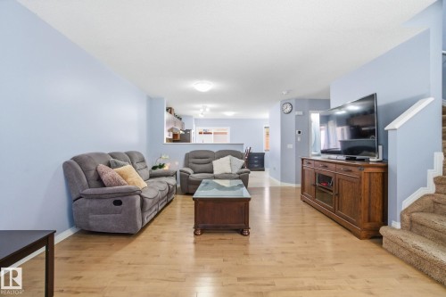 69 460 Hemingway Road, Edmonton, AB - Indoor Photo Showing Living Room