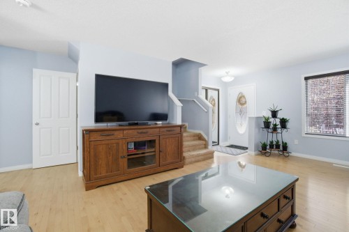 69 460 Hemingway Road, Edmonton, AB - Indoor Photo Showing Living Room