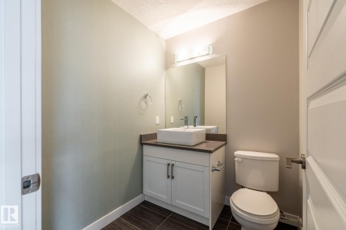 130 5151 Windermere Boulevard, Edmonton, AB - Indoor Photo Showing Bathroom