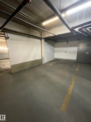 130 5151 Windermere Boulevard, Edmonton, AB - Indoor Photo Showing Garage