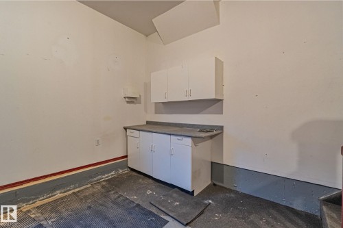 15211 44 Street, Edmonton, AB - Indoor