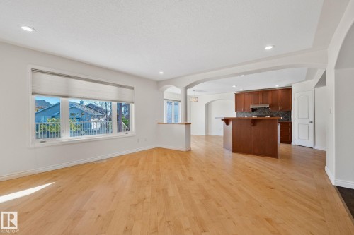 15211 44 Street, Edmonton, AB - Indoor Photo Showing Kitchen