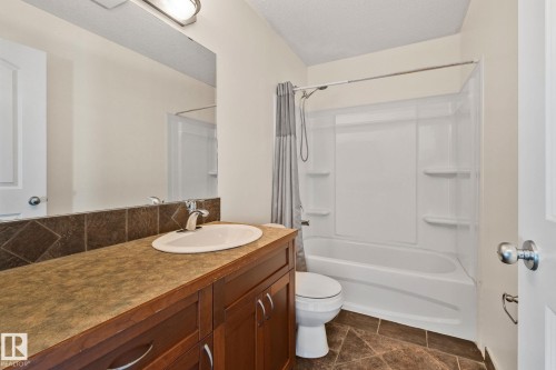 15211 44 Street, Edmonton, AB - Indoor Photo Showing Bathroom