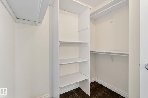 15211 44 Street, Edmonton, AB - Indoor With Storage