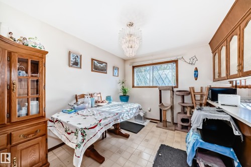 7007 140 Avenue, Edmonton, AB - Indoor Photo Showing Bedroom