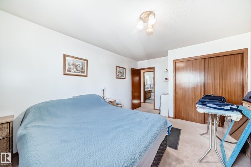 7007 140 Avenue, Edmonton, AB - Indoor Photo Showing Bedroom