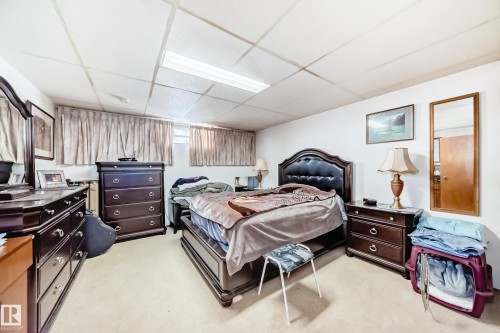7007 140 Avenue, Edmonton, AB - Indoor Photo Showing Bedroom