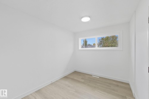 15911 108 Avenue, Edmonton, AB - Indoor Photo Showing Other Room
