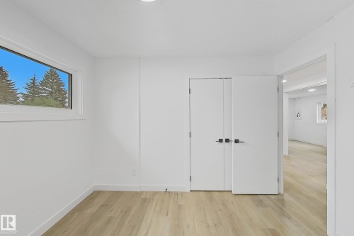 15911 108 Avenue, Edmonton, AB - Indoor Photo Showing Other Room