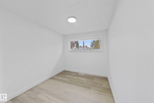 15911 108 Avenue, Edmonton, AB - Indoor Photo Showing Other Room