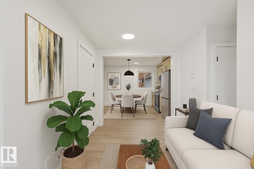 15911 108 Avenue, Edmonton, AB - Indoor Photo Showing Living Room