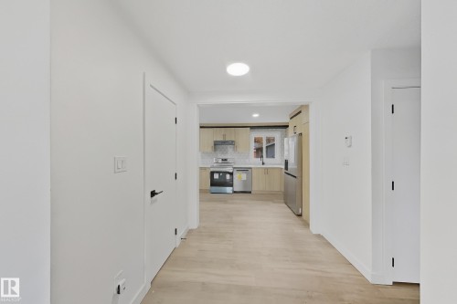 15911 108 Avenue, Edmonton, AB - Indoor Photo Showing Other Room