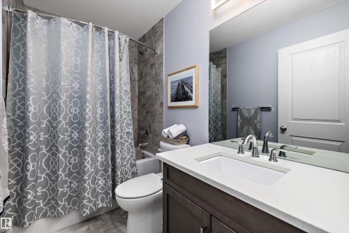 4 Fosbury Link, Sherwood Park, AB - Indoor Photo Showing Bathroom