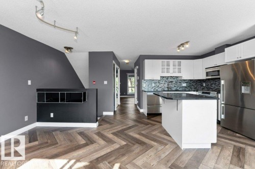 214 10105 95 Street, Edmonton, AB - Indoor Photo Showing Kitchen With Upgraded Kitchen