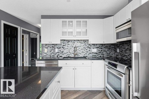 214 10105 95 Street, Edmonton, AB - Indoor Photo Showing Kitchen With Upgraded Kitchen