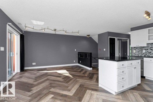 214 10105 95 Street, Edmonton, AB - Indoor Photo Showing Kitchen