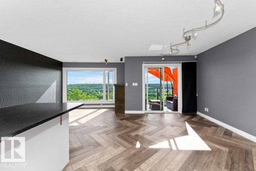 214 10105 95 Street, Edmonton, AB - Indoor Photo Showing Other Room