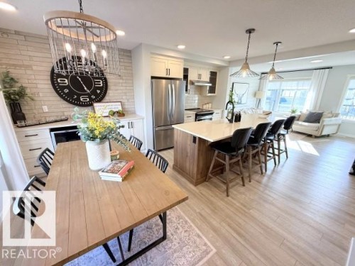 67 50 Mclaughlin Drive, Spruce Grove, AB - Indoor Photo Showing Dining Room