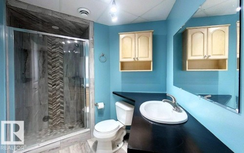 916 62A Street, Edson, AB - Indoor Photo Showing Bathroom