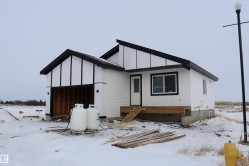 8 Cherry Close  Wetaskiwin, AB T9A 0A1