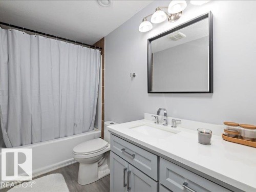 2919 151A Avenue, Edmonton, AB - Indoor Photo Showing Bathroom