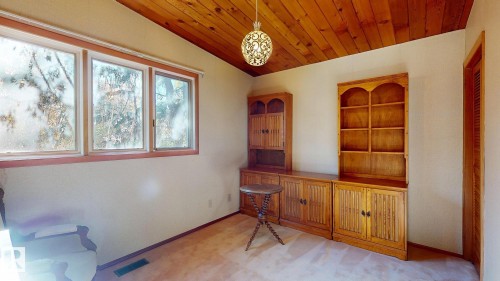 13 Valleyview Crescent, Edmonton, AB - Indoor Photo Showing Other Room