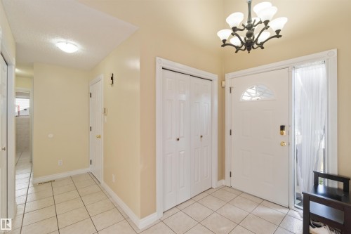 18204 61 Avenue, Edmonton, AB - Indoor Photo Showing Other Room