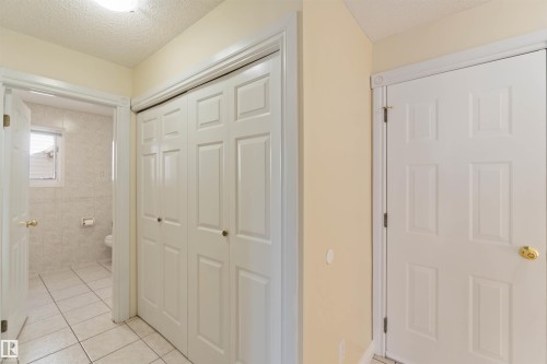18204 61 Avenue, Edmonton, AB - Indoor Photo Showing Other Room