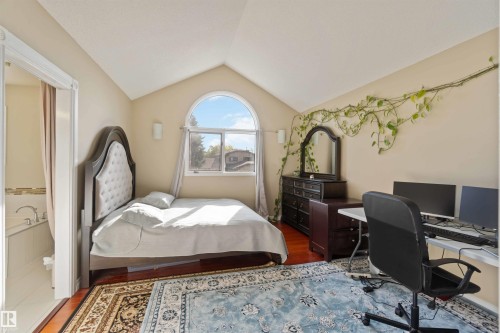 18204 61 Avenue, Edmonton, AB - Indoor Photo Showing Bedroom