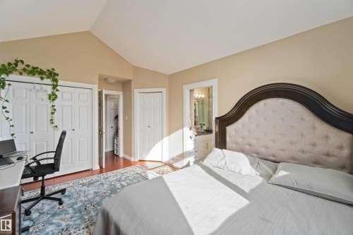 18204 61 Avenue, Edmonton, AB - Indoor Photo Showing Bedroom