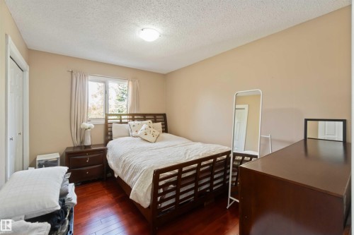 18204 61 Avenue, Edmonton, AB - Indoor Photo Showing Bedroom