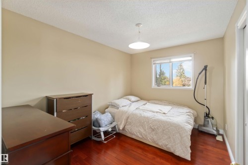 18204 61 Avenue, Edmonton, AB - Indoor Photo Showing Bedroom