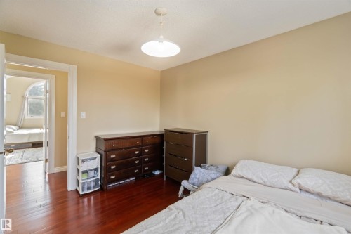 18204 61 Avenue, Edmonton, AB - Indoor Photo Showing Bedroom