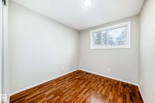 1189 Hooke Road, Edmonton, AB - Indoor Photo Showing Other Room