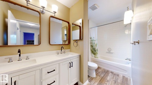 45 4403 Riverbend Road, Edmonton, AB - Indoor Photo Showing Bathroom