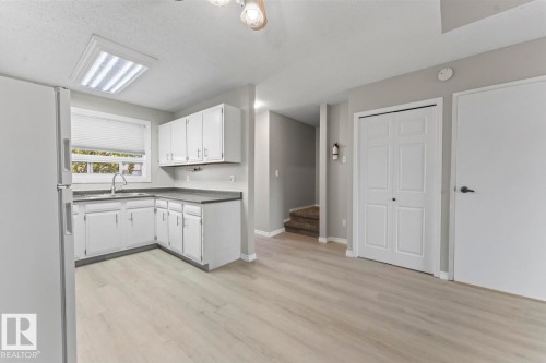 303 19 Street, Cold Lake, AB - Indoor Photo Showing Kitchen