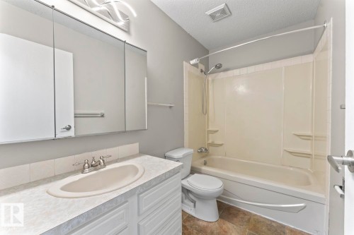 303 19 Street, Cold Lake, AB - Indoor Photo Showing Bathroom