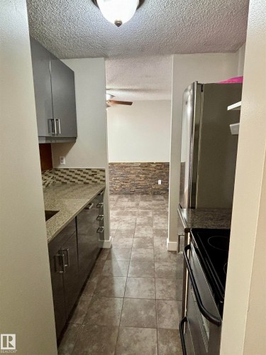 306 10160 116 Street Nw, Edmonton, AB - Indoor Photo Showing Kitchen